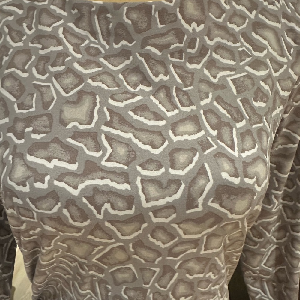 Gorgeous j. McLaughlin fitted dress with side shirr - Picture 3 of 4